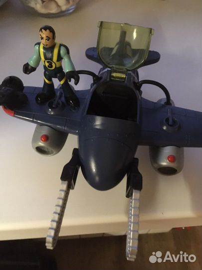 Самолет fisher price и акула