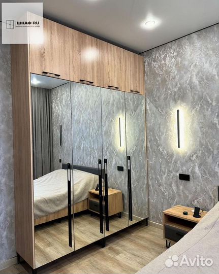 Современный распашной шкаф