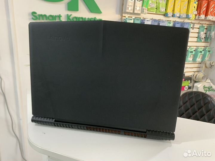 Игровой ноутбук Lenovo i7-7700 6OZU 256SSD 1050