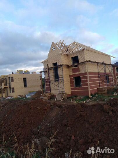 Бригада строителей