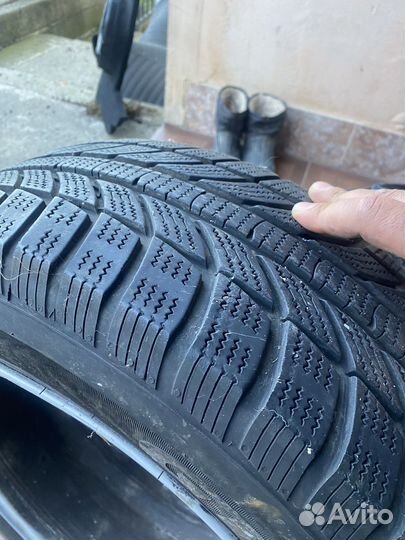 Accelera Delta 215/60 R16 200M