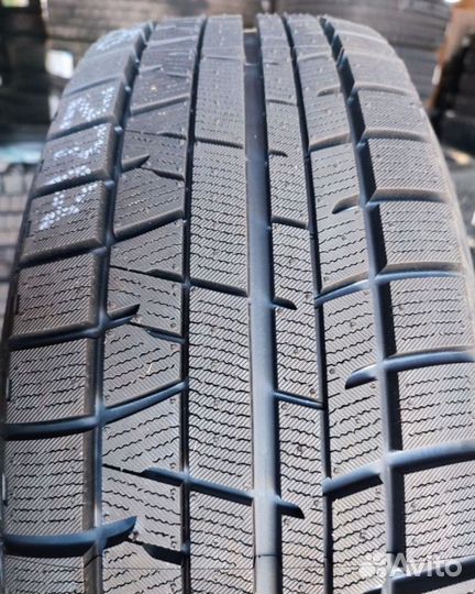 Yokohama Ice Guard IG50+ 215/60 R16 95Q