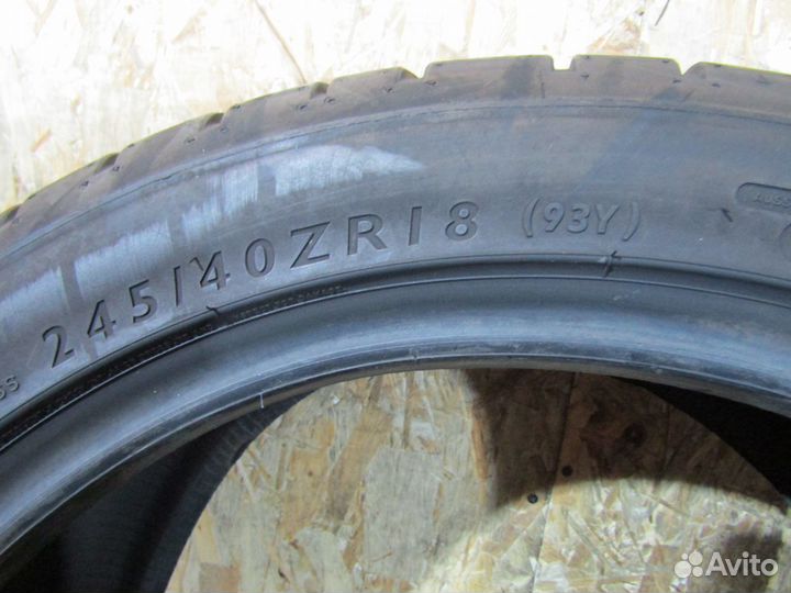 Dunlop Sport Maxx RT 245/40 R18
