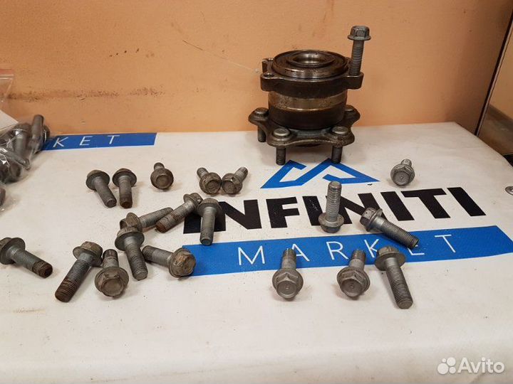 Болт ступицы задний Infiniti