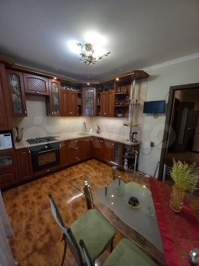 2-к. квартира, 61 м², 1/9 эт.
