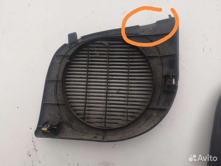 Крышка динамика Toyota Carina e