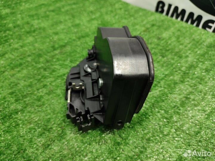 Замок двери задней правой BMW 5 E60/E61 E60 2005