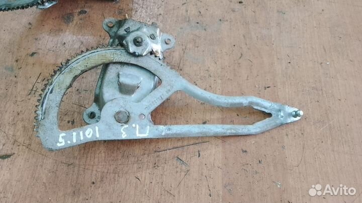 Стеклоподъемник задний правый левый Opel Astra G