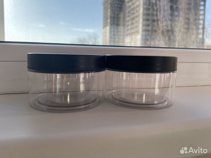 Пластиковые банки с черной матовой крышкой, 300мл