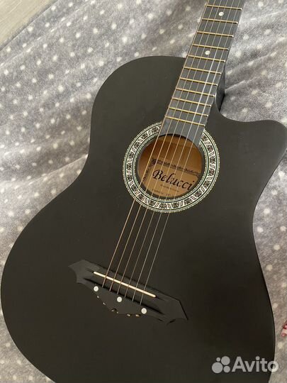 Акустическая гитара