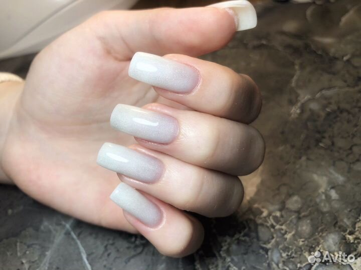 Модель на маникюр с покрытием гель-лак