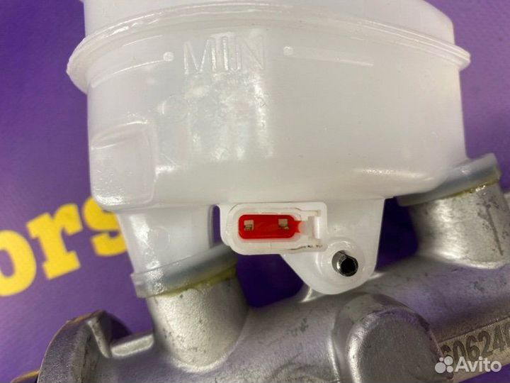 Главный тормозной цилиндр Mitsubishi L200 KA4T