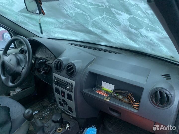 Торпедо Renault Logan 1