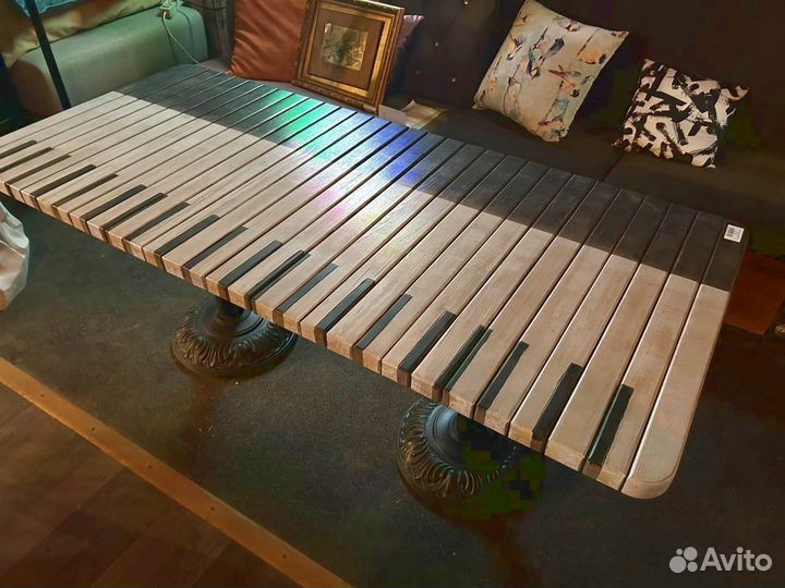 Стол обеденный 