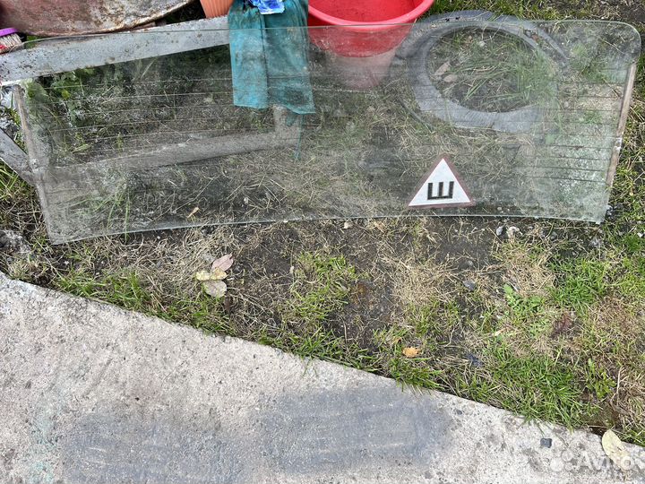 Заднее лобовое стекло жигули