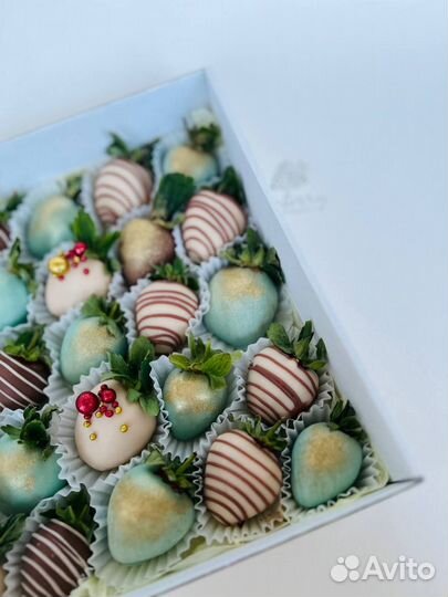 Букет из клубники и ежевики