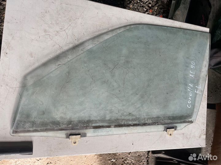 Переднее стекло левое toyota corolla ae90 L