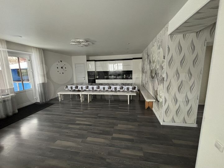 Дом 220 м² на участке 8 сот.