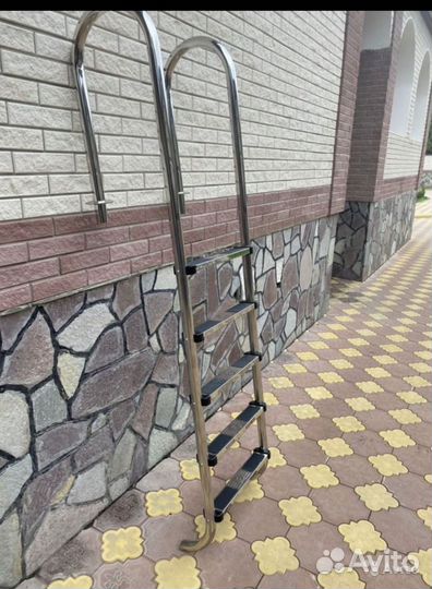 Лестница для бассейна из нержавейки
