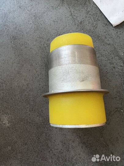 Полиуретановый сайлентблок задней подвески, балки