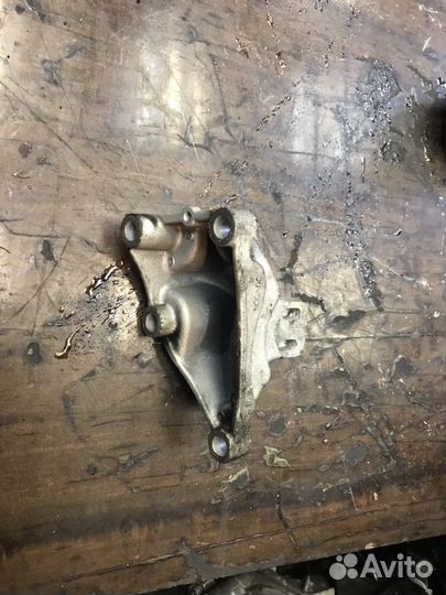 Honda Accord 7 кронштейн