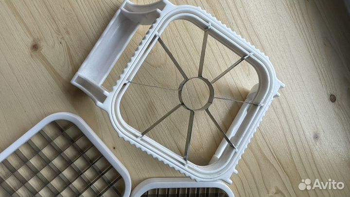 Нож для резки яблок и склатов кубиками