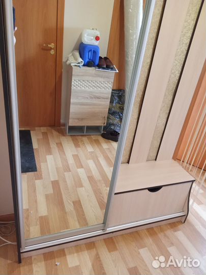 Прихожку с зеркалом