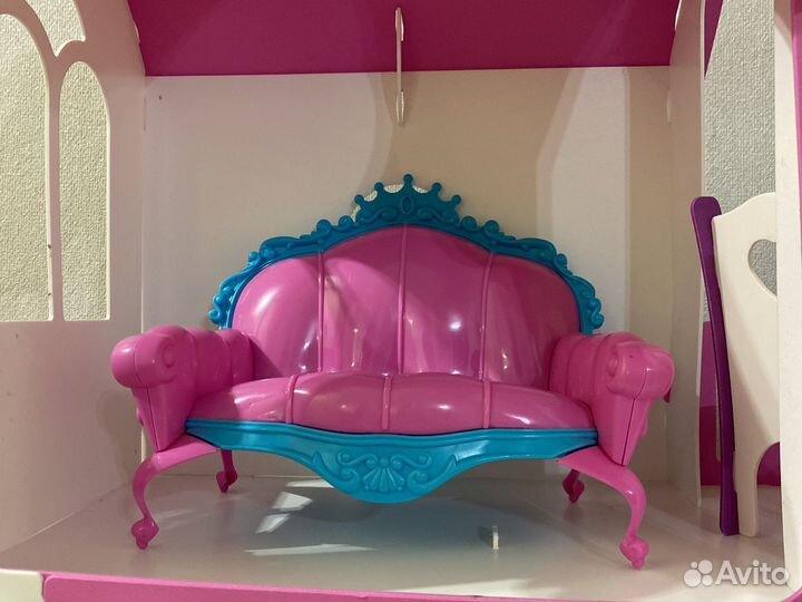 Домик кукольный с мебелью