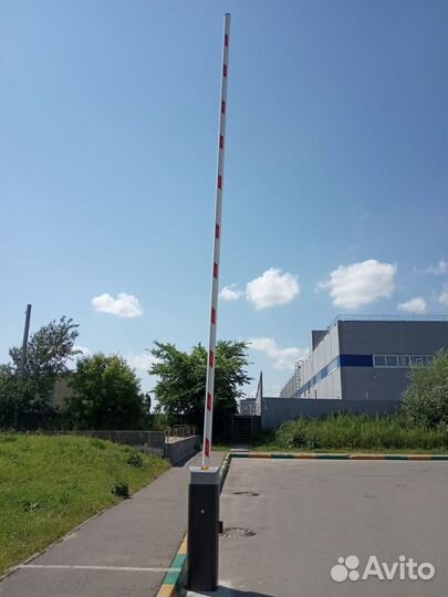 Автоматический шлагбаум