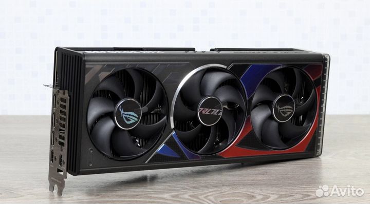 RTX 4090 Asus Rog Strix