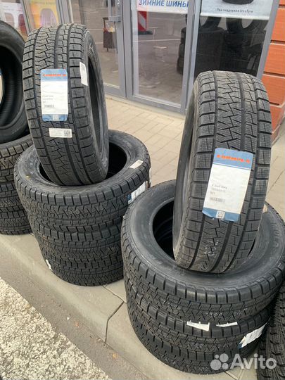 Pirelli Formula Ice FR 215/55 R17 98T