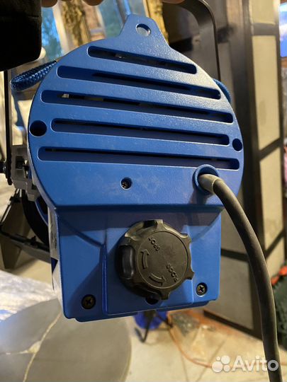 Осветительный прибор arri 650 PLus