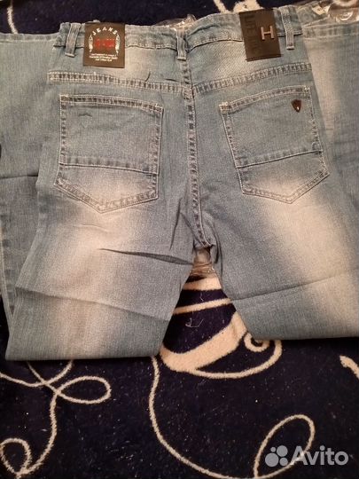 Джинсы новые несколько шт