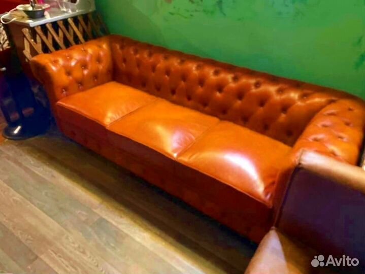Диван кожаный честер