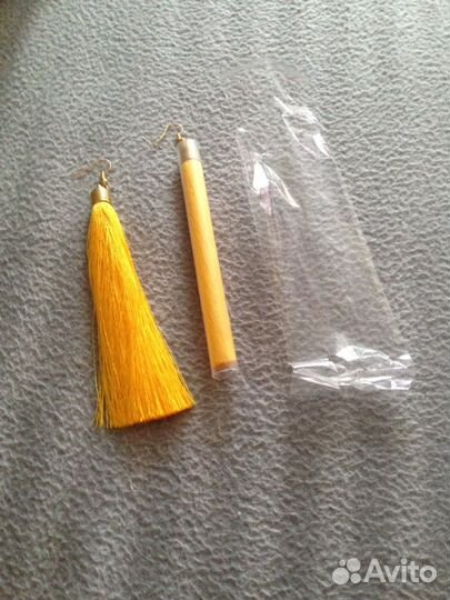 Серьги- кисточки, новые в упаковке