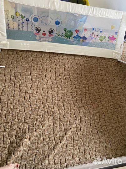 Защитный борьер для кровати