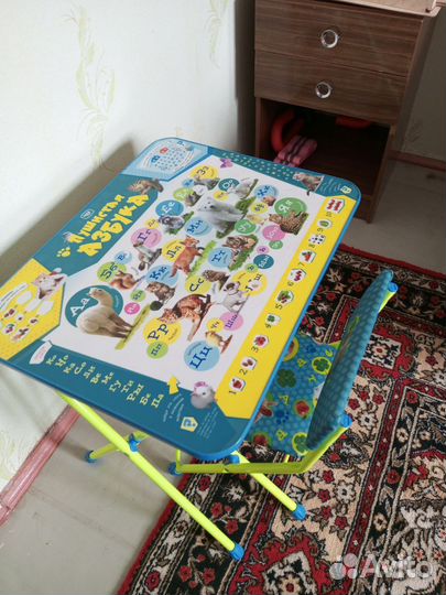 Игровой столик со стульчиком