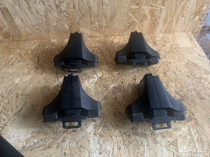 Поперечины багажника Thule, на Toyota Grand Hiace