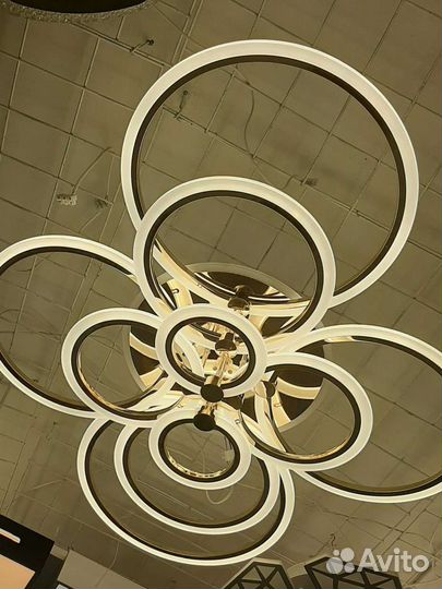 Люстра освещение