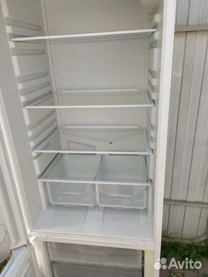 Холодильник indesit