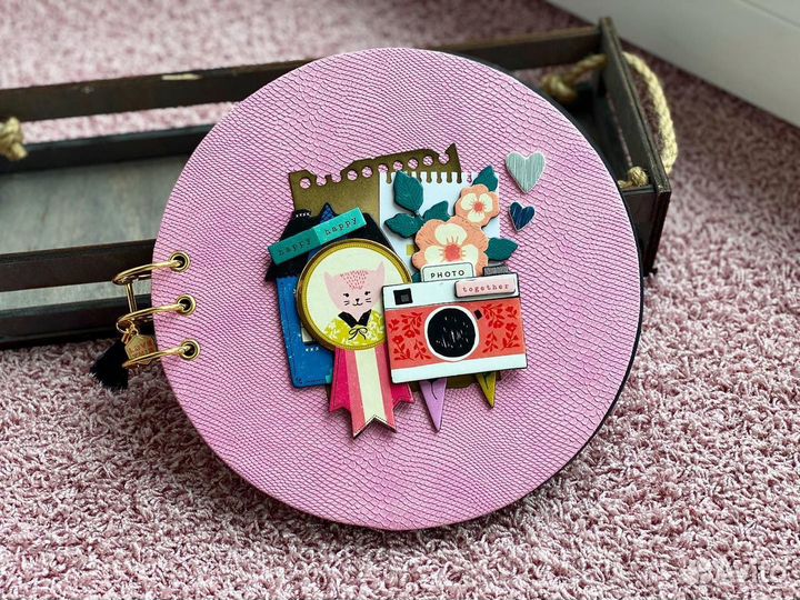 Круглый фотоальбом с черными листами