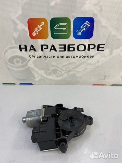 Мотор стеклоподъемника задний левый Skoda Octavia