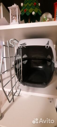 Переноска для кошек и маленьких собак