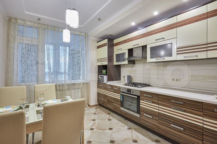 2-к. квартира, 52 м², 3/10 эт.