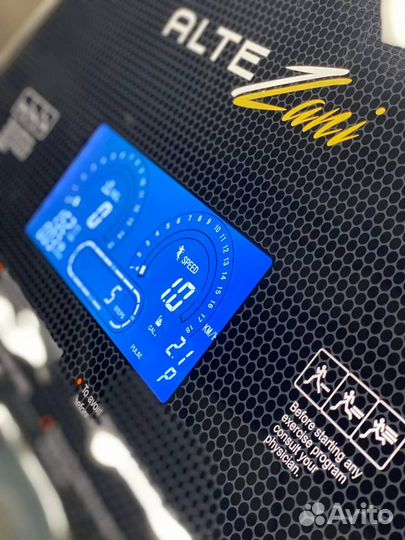 Полупрофессиональная беговая дорожка Altezani Pro