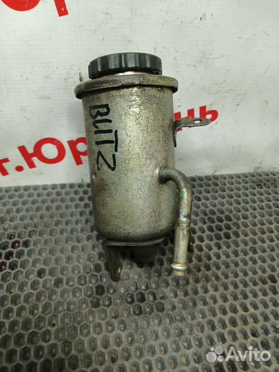 Бачок гур Toyota Vitz 1NZ