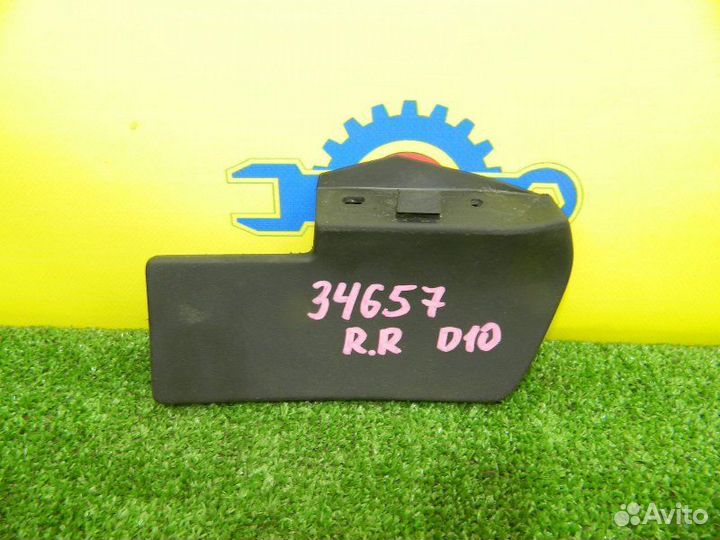 Брызговик задний правый Nissan Terrano D10