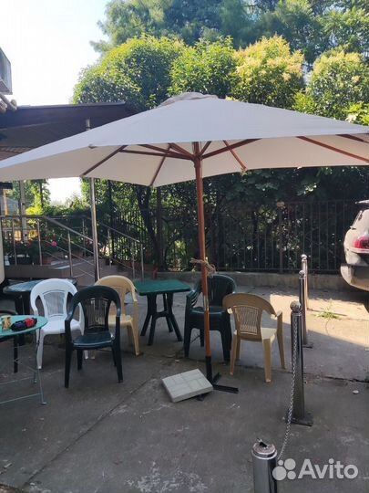 Уличный зонт для кафе