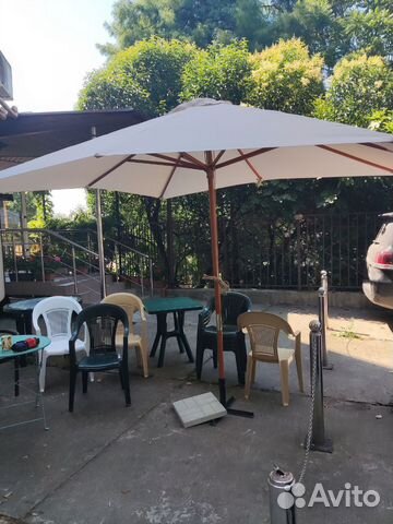 Уличный зонт для кафе