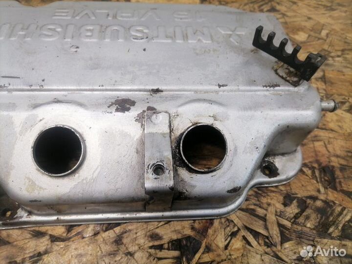 Крышка головки блока Mitsubishi Carisma DA 4G93